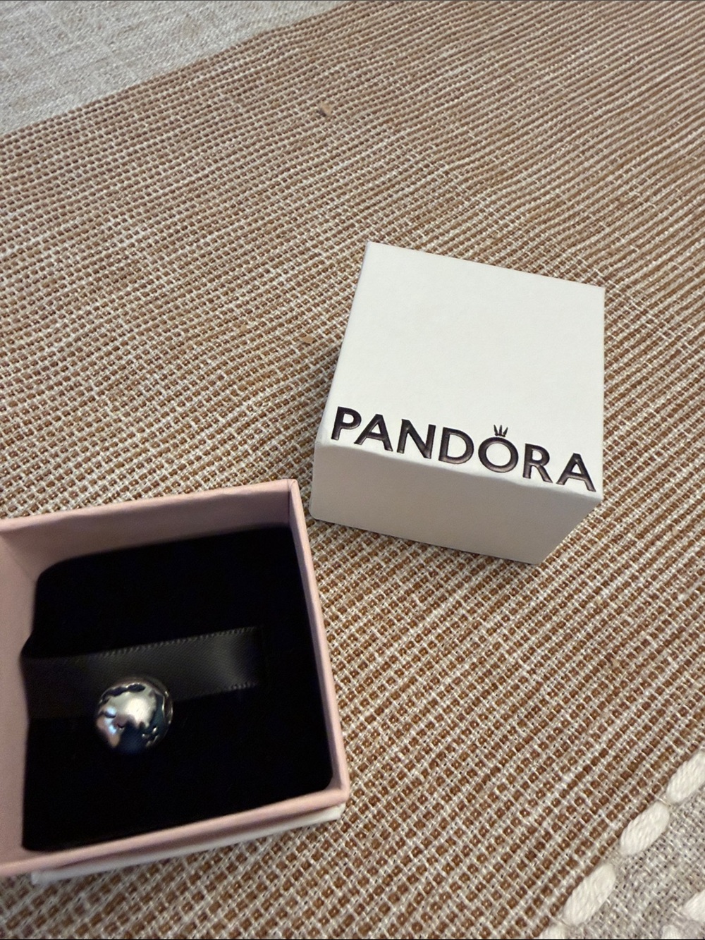 Pandora Blue Globe Clip